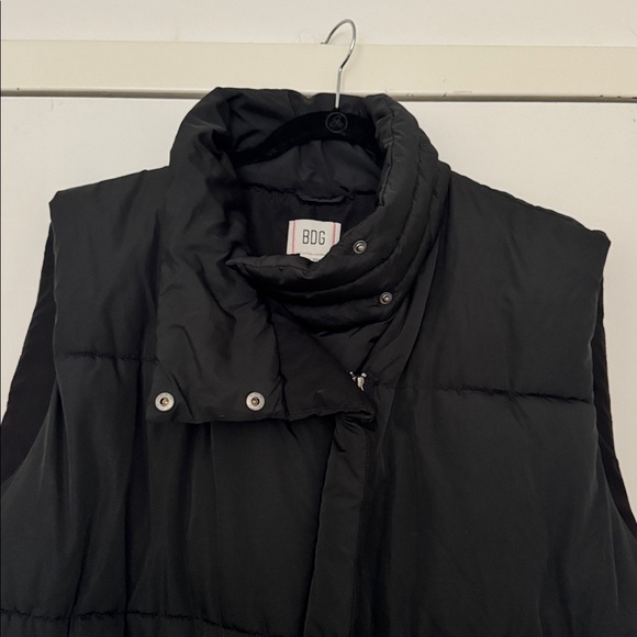 UO Corinne Puffer Vest - Picture 5 of 5